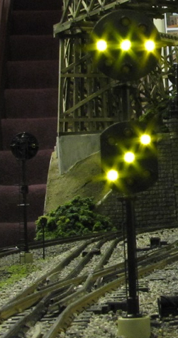 Atlas O (custom signals) Operating PRR 2 head 14 light Position light Signal,  wiring for 1 straight route and 2 diverging routes