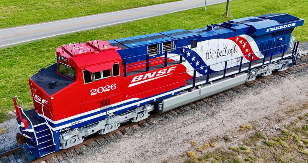 Pre-order for MTH Premier BNSF #2026 ES-44 AC , 3 rail or 2 rail