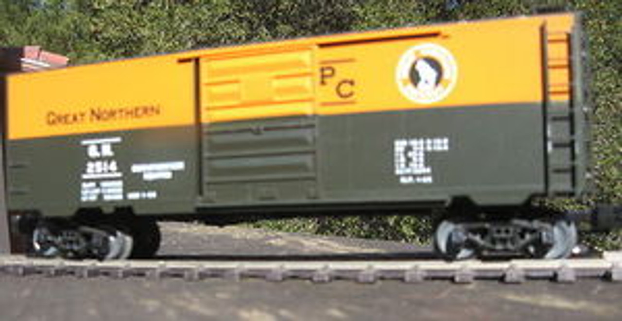 Weaver GN (EB colors, compartmentizer ) 40' PS-1 box car, 3 rail or 2 rail