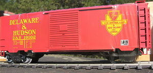 Weaver D&H (red) 40' PS-1 box car, 3 rail or 2 rail