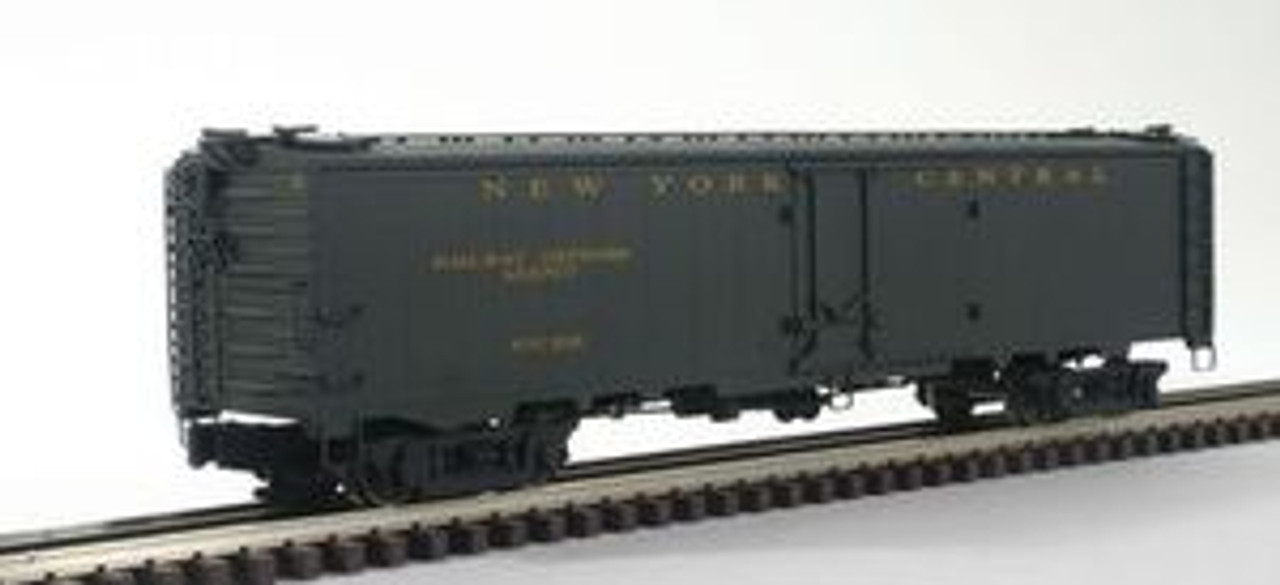 Golden Gate Depot UNLETTERED  54' steel express reefer, 2 rail, atlas trucks