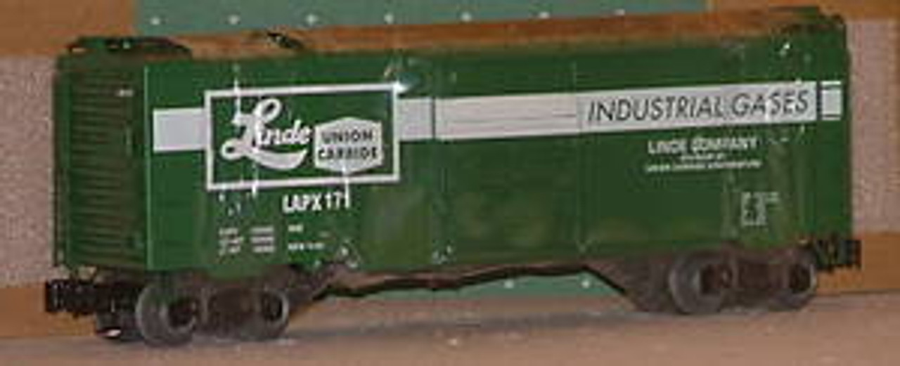Weaver Linde/Union Carbide 40'  box car, 3 or 2 rail