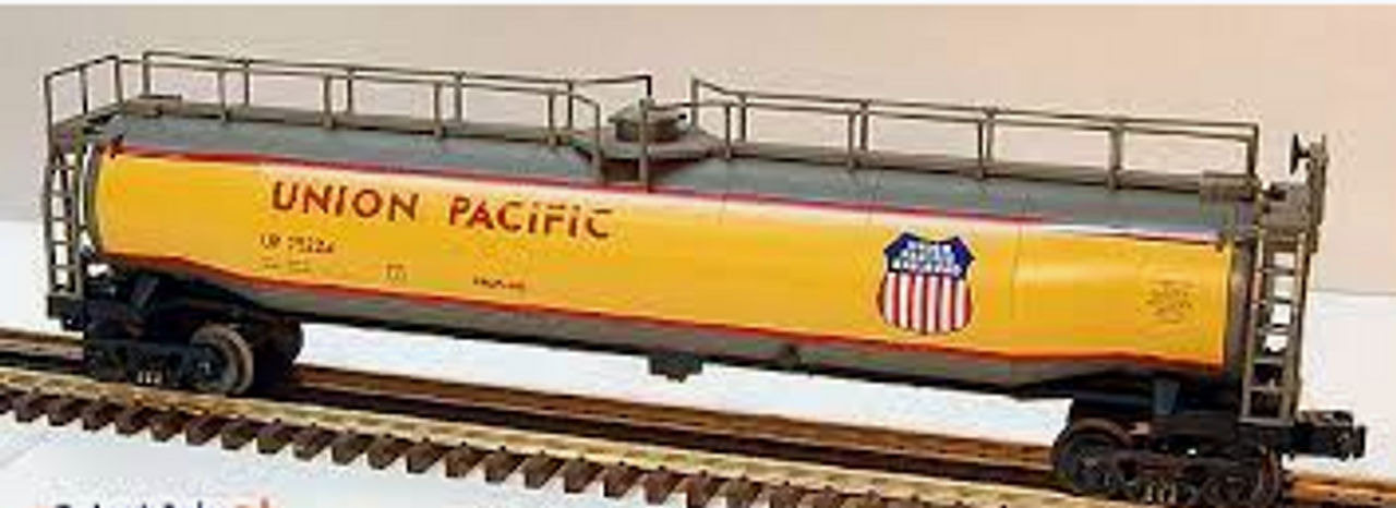 MTH Railking semi scale UP  33,000 Gallon Tank Car, 3 rail