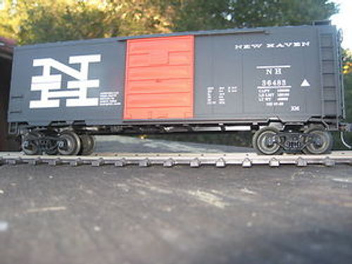 Weaver NH (Black) 40' PS-1 box car, 3 rail or 2 rail
