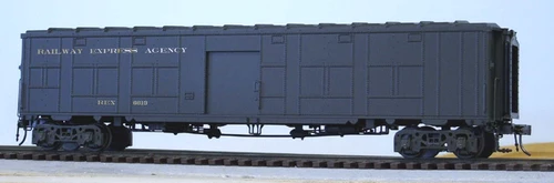 Weaver  O REA pullman green Baggage/express converted troop car, 2 rail, or coverted to 3 rail with bettedorf trucks
