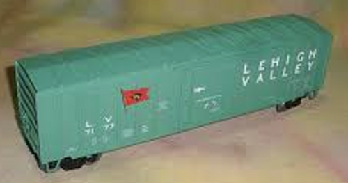 Weaver LV  (green)  50' plug  door box car, 3 rail or 2 rail