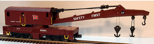 MTH Premier   LV wreck crane and boom tender , 3 rail
