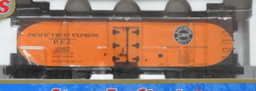 Atlas O PFE 40' wood reefer (early scheme), 3 rail  or 2 rail