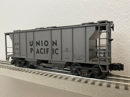 MTH Premier UP 34' PS-2 covered Hopper, 3 rail, Like New