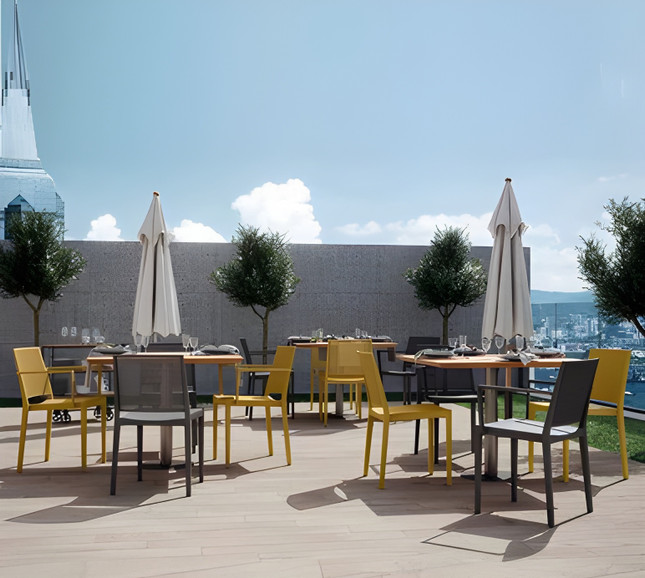 Outdoor Contract Seating for Hotels and Restaurants