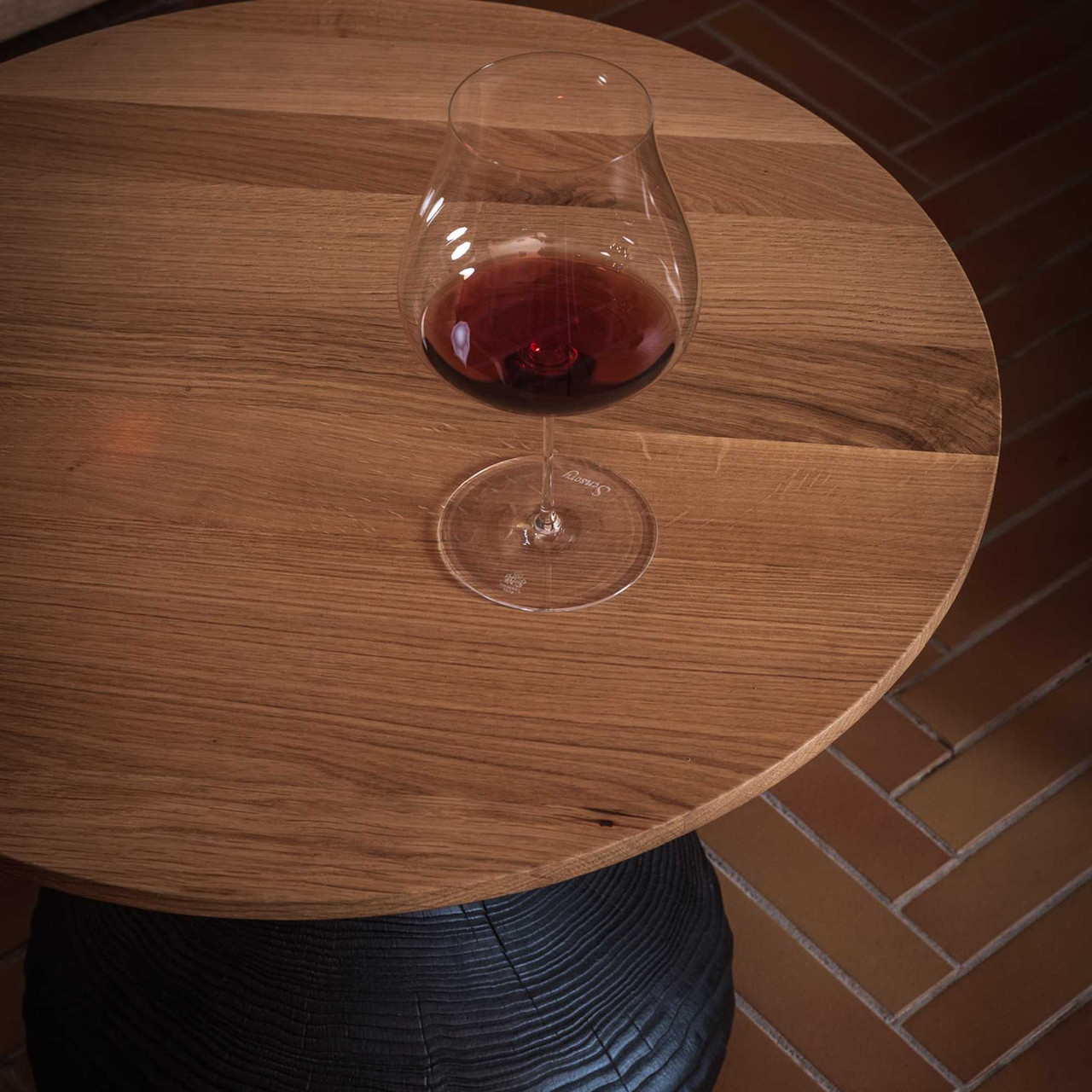 Decant Dining Table : Style and Durability Product