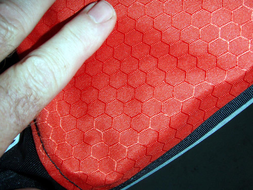 Red/Black|Rouge/Noir