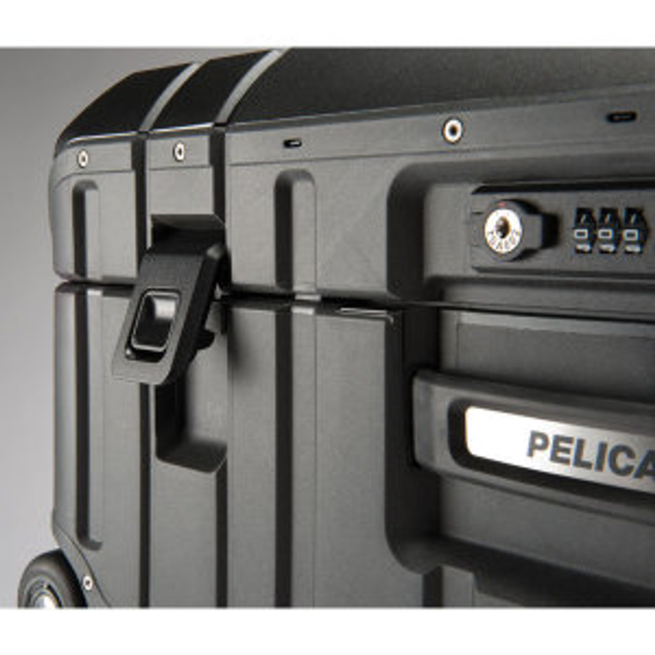 pelican elite luggage