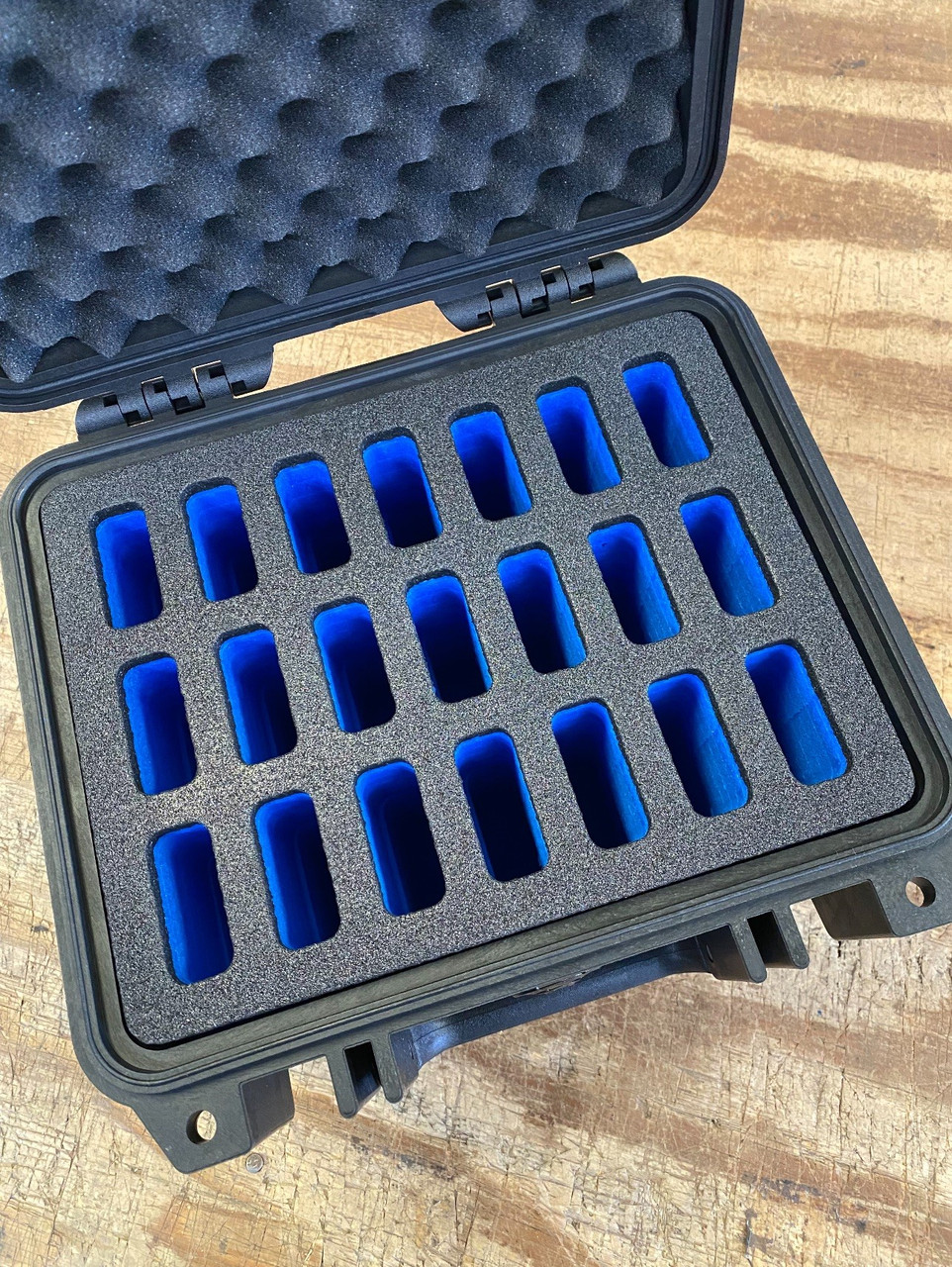 Pelican™ 1300 21-Knife Case - Nalpak, Inc.