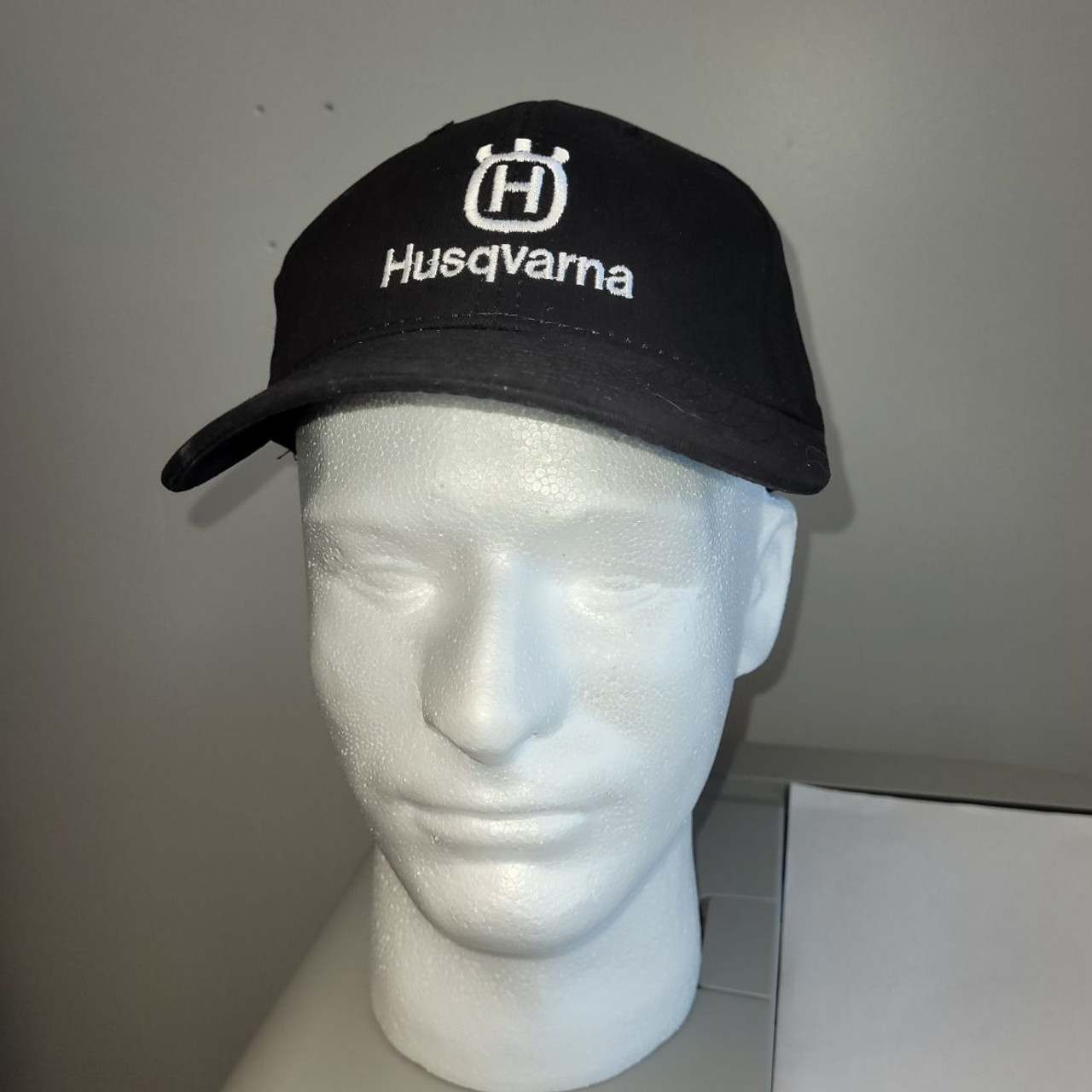 HUSQVARNA BLACK CAP