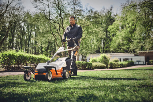 STIHL RMA 765 V SELF-PROPELLED BATTERY LAWN MOWER