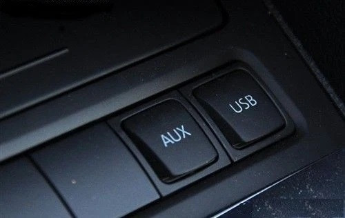 Volkswagen Golf Jetta Eos MK5 2003 to 2009 Aux Port MP3 Interface Adapter Kit