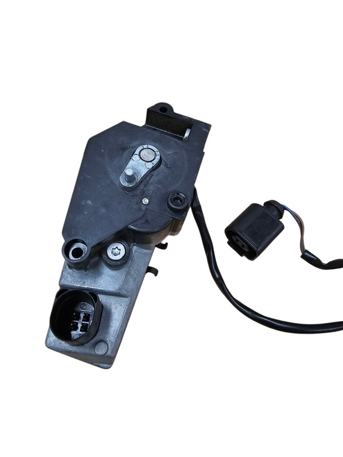 Volkswagen badge camera router 1J0973702