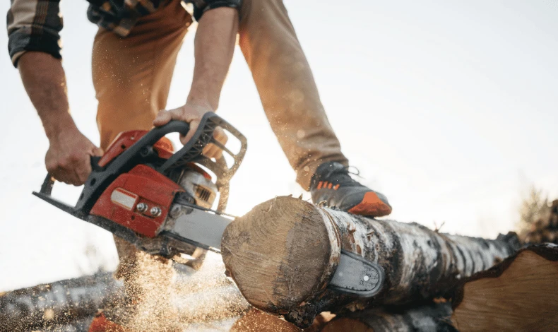 Why Your Echo CS-400 Chainsaw is Cutting Crooked (And How to Fix It)