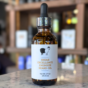 An natural oil blend - including grape seed, hemp, and vitamin E oils - Shear Excellence Energize Beard Oil keeps your skin refreshed and polished