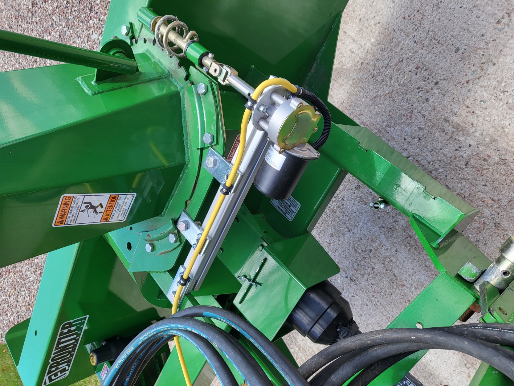 Motorizing Snow Blower Frontier SB1174's Chute Rotation Makermotor