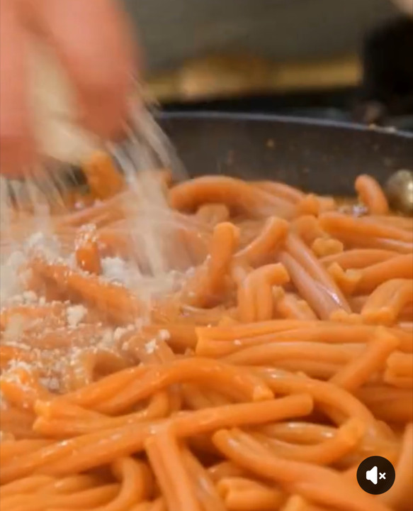 Rachael Ray uses our Calabrian pasta! 