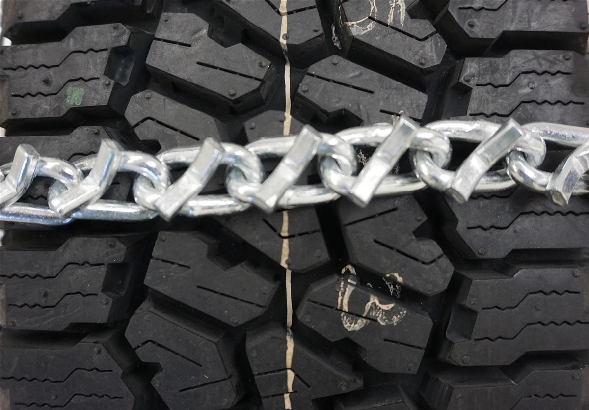 Truck and SUV Twist Link Tire Chain with V-Bar - Part no. 2821CV
