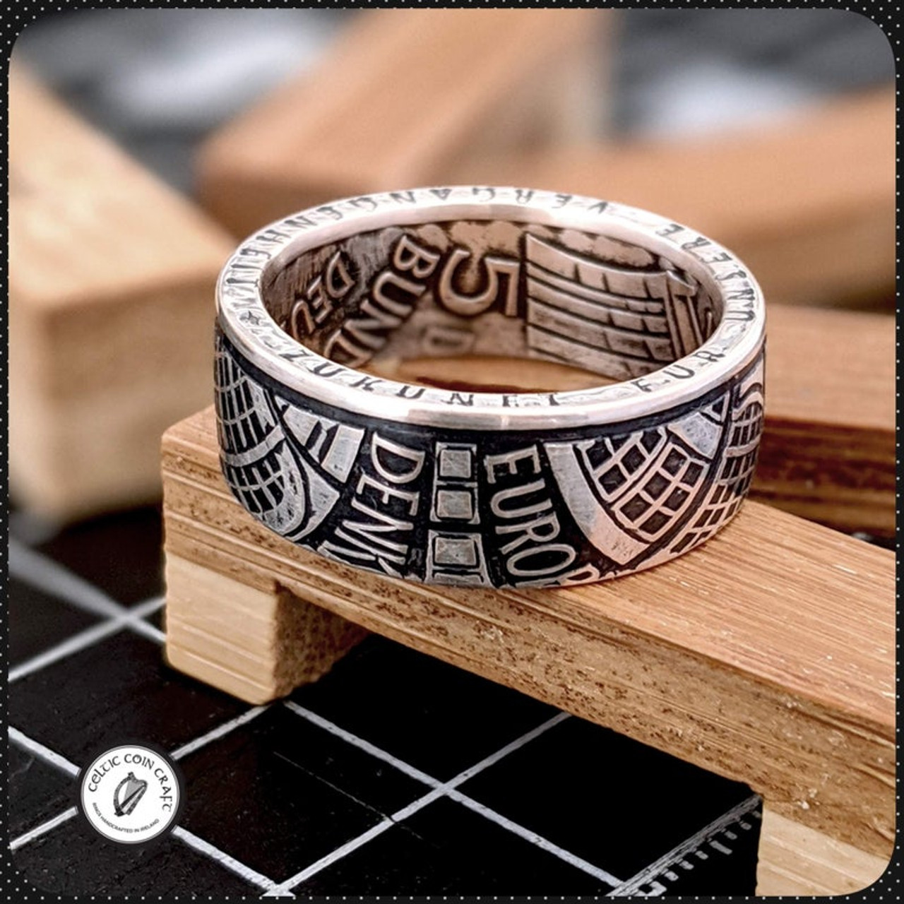 『TEN $RING 金銀 19』 1957 to 1958 Japanese 100 Yen Coin Ring - Shōwa Era — Gin