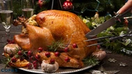 Carving a turkey at the table: a complete guide for stress-free serving