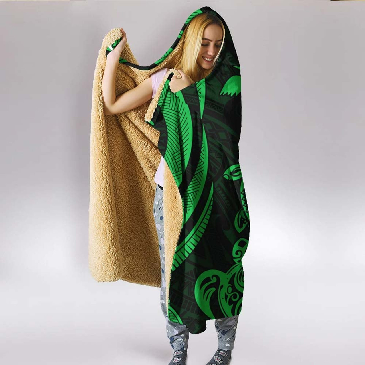 Papua New Guinea Hooded Blanket - Green Tentacle Turtle 2