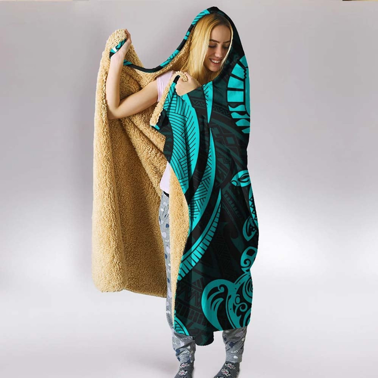 Tahiti Hooded Blanket - Turquoise Tentacle Turtle 2