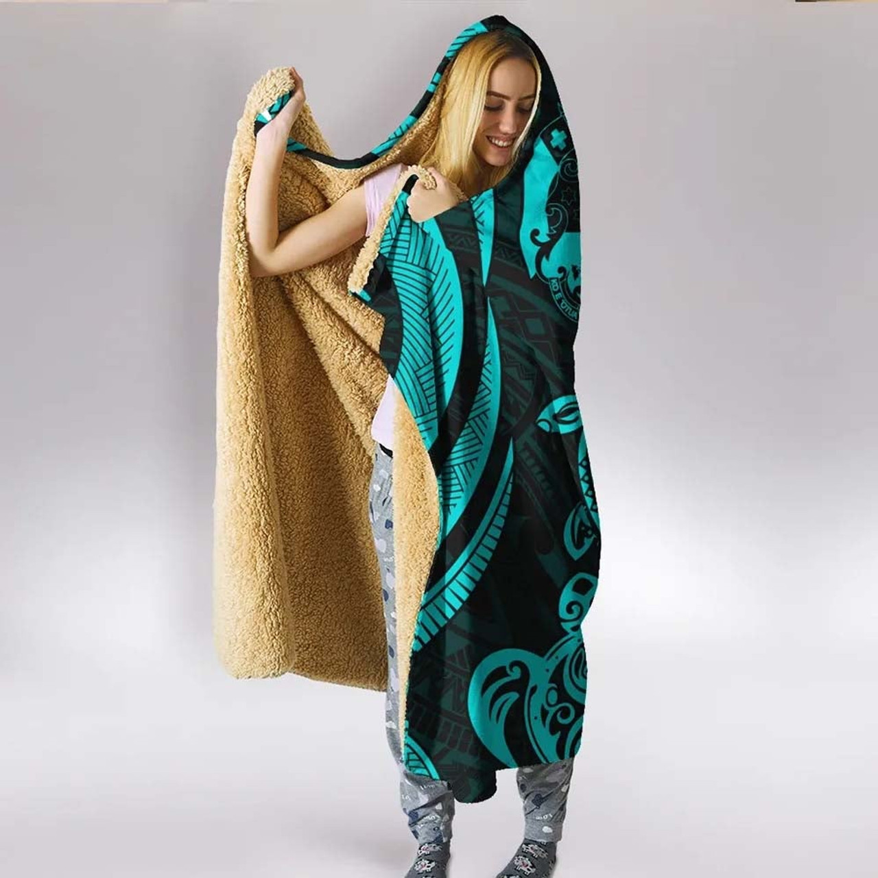 Tonga Hooded Blanket - Turquoise Tentacle Turtle 3