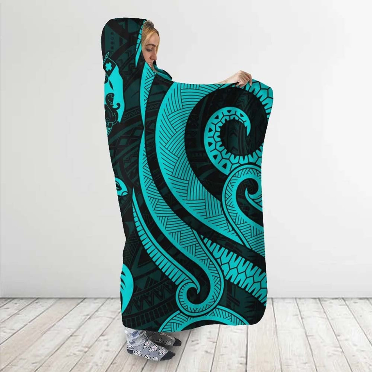 Tonga Hooded Blanket - Turquoise Tentacle Turtle 4