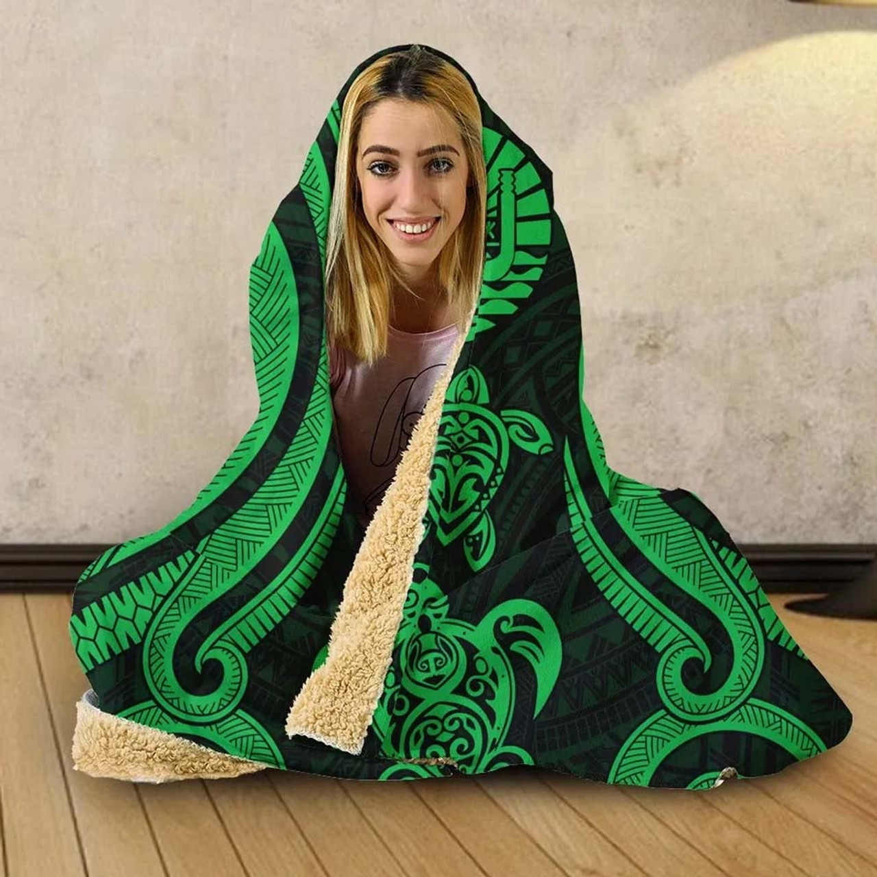 Tahiti Hooded Blanket - Green Tentacle Turtle 4