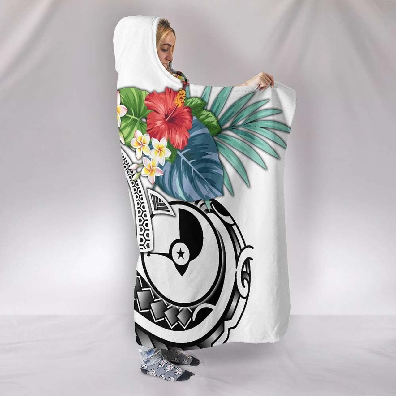YAP Polynesian Hooded Blanket - Summer Plumeria (White) 2