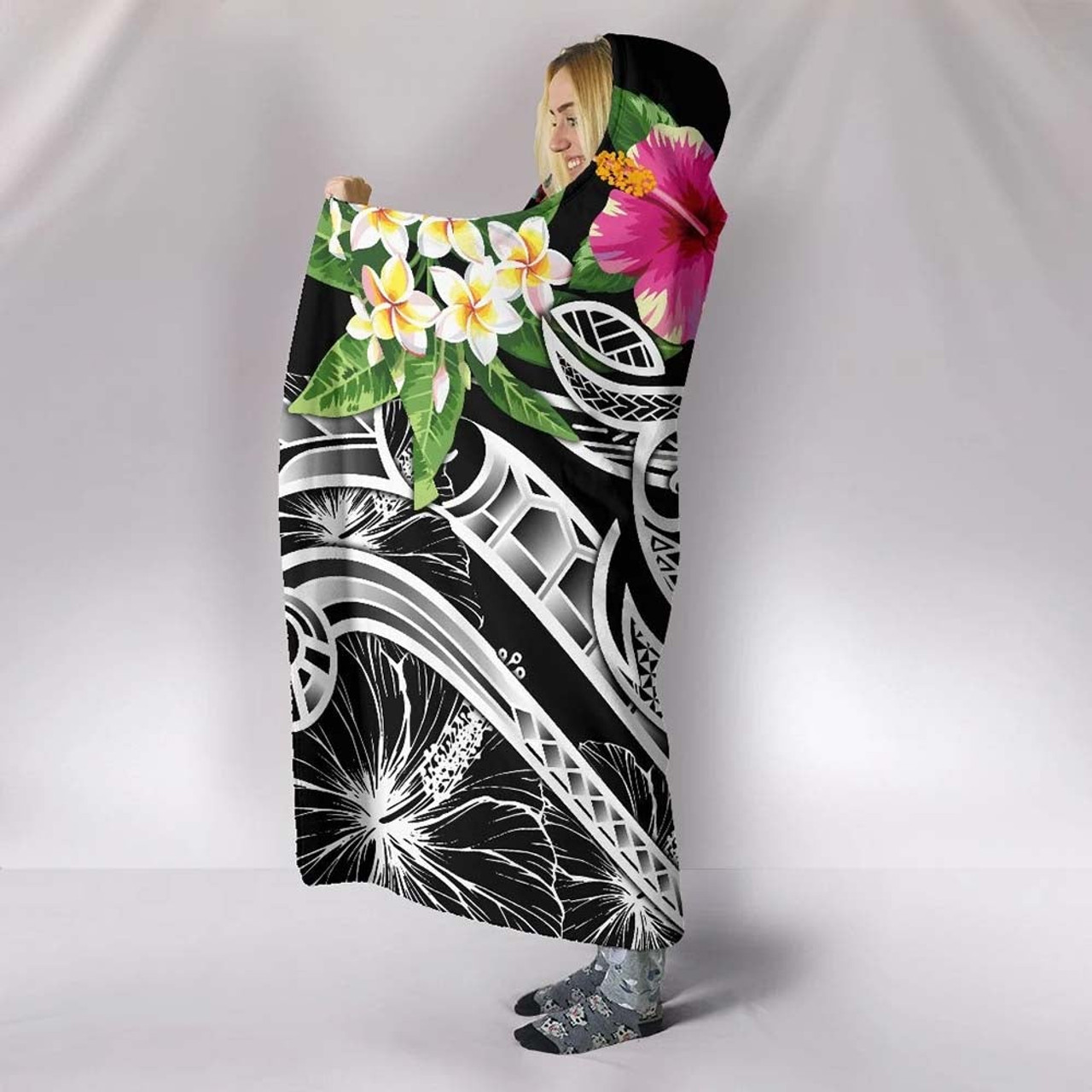 Fiji Polynesian Hooded Blanket - Summer Plumeria (Black) 4