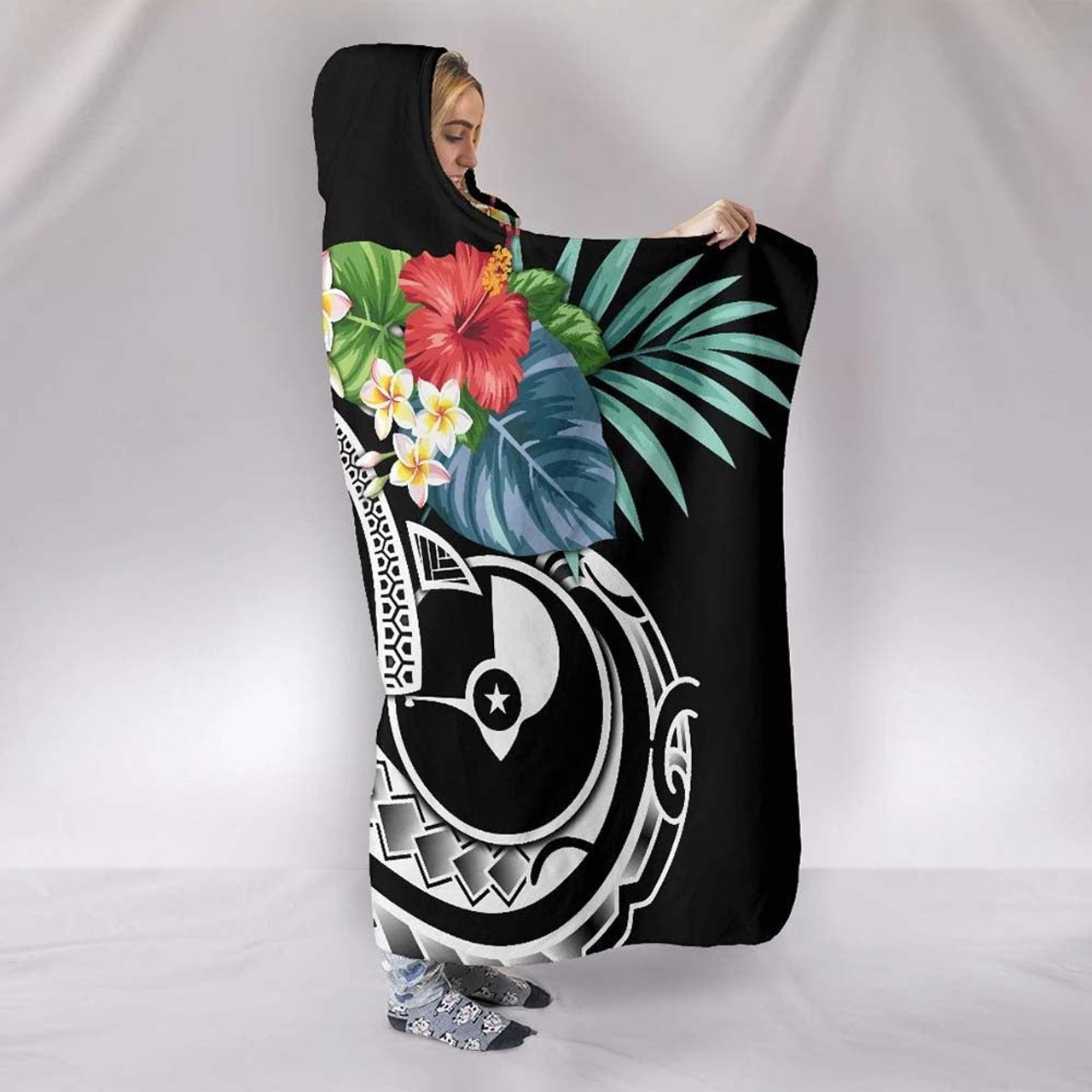 YAP Polynesian Hooded Blanket - Summer Plumeria (Black) 3