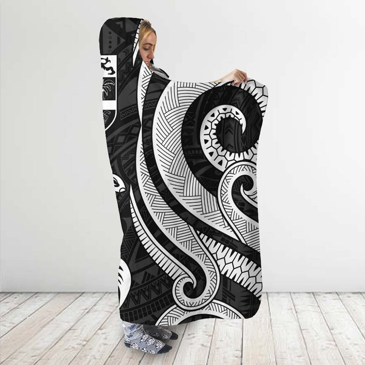 Fiji Hooded Blanket - White Tentacle Turtle 3