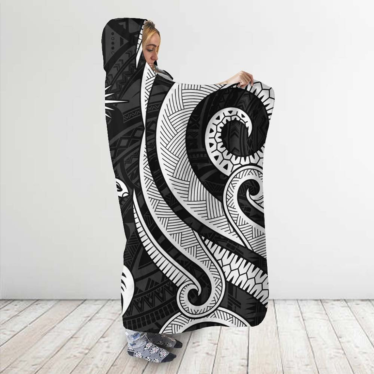 Marshall Islands Hooded Blanket - White Tentacle Turtle 3