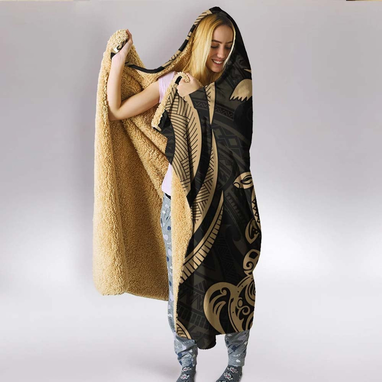 Papua New Guinea Hooded Blanket - Gold Tentacle Turtle 2