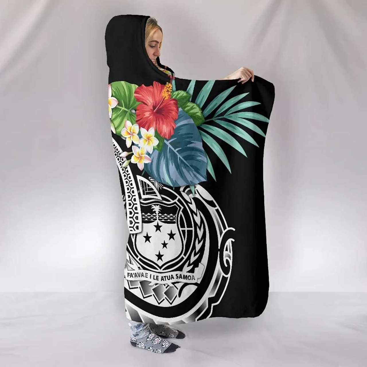 Polynesian Samoa Hooded Blanket - Summer Plumeria (Black) 2