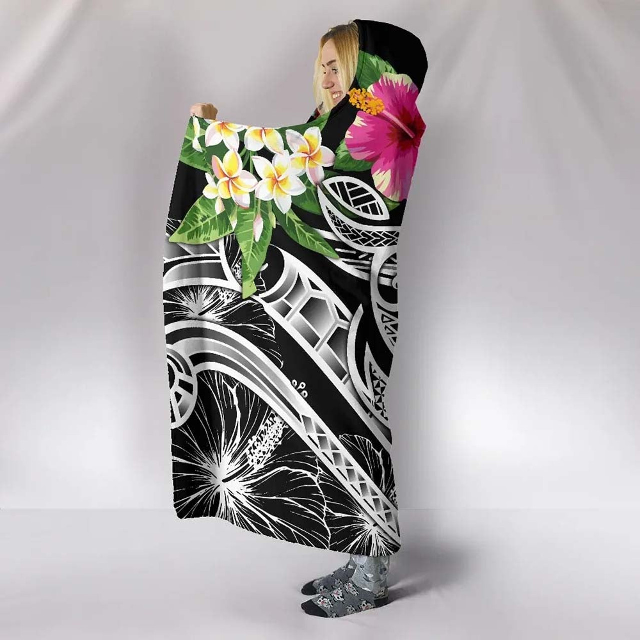 Polynesian Samoa Hooded Blanket - Summer Plumeria (Black) 4