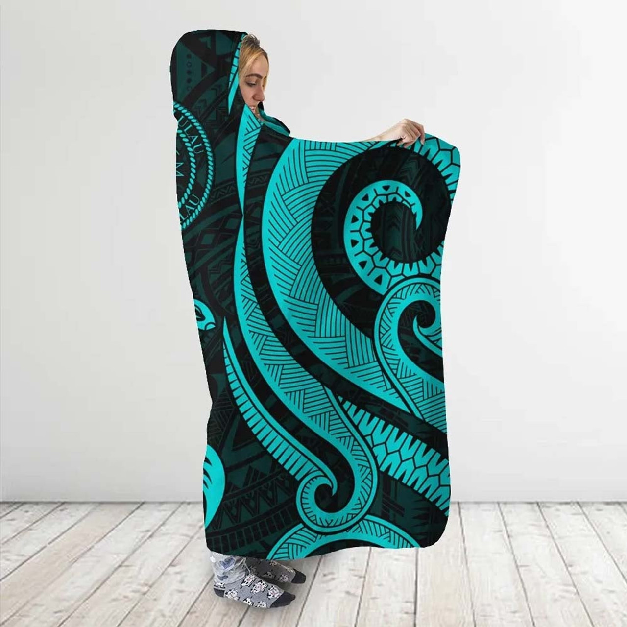 Palau Hooded Blanket - Turquoise Tentacle Turtle 3