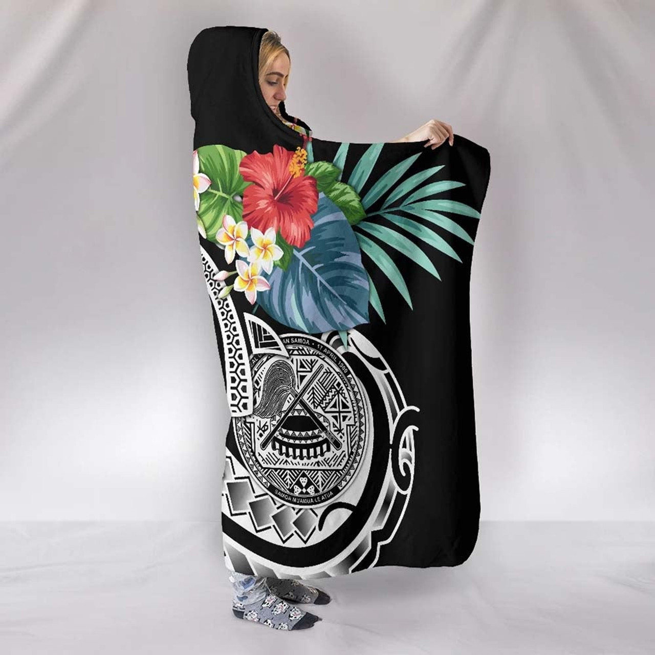 Polynesian American Samoa Hooded Blanket - Summer Plumeria (Black) 2