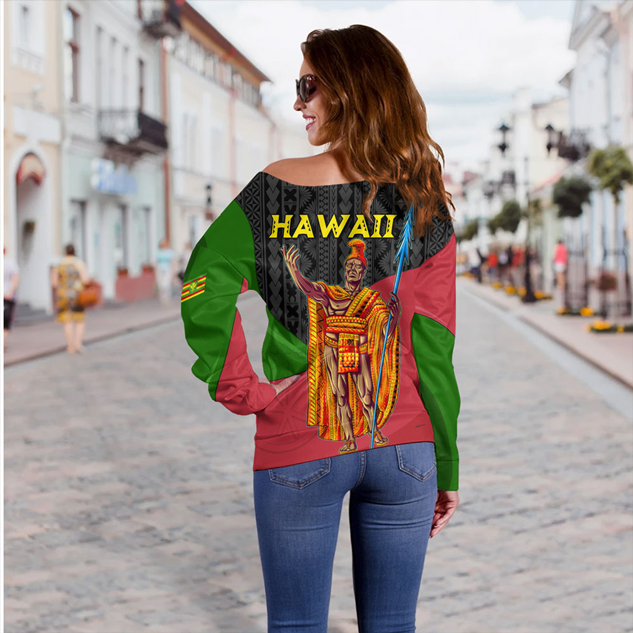 Hawaii Off Shoulder Sweatshirt Hawaii King With Map And Flag Tribal Patterns