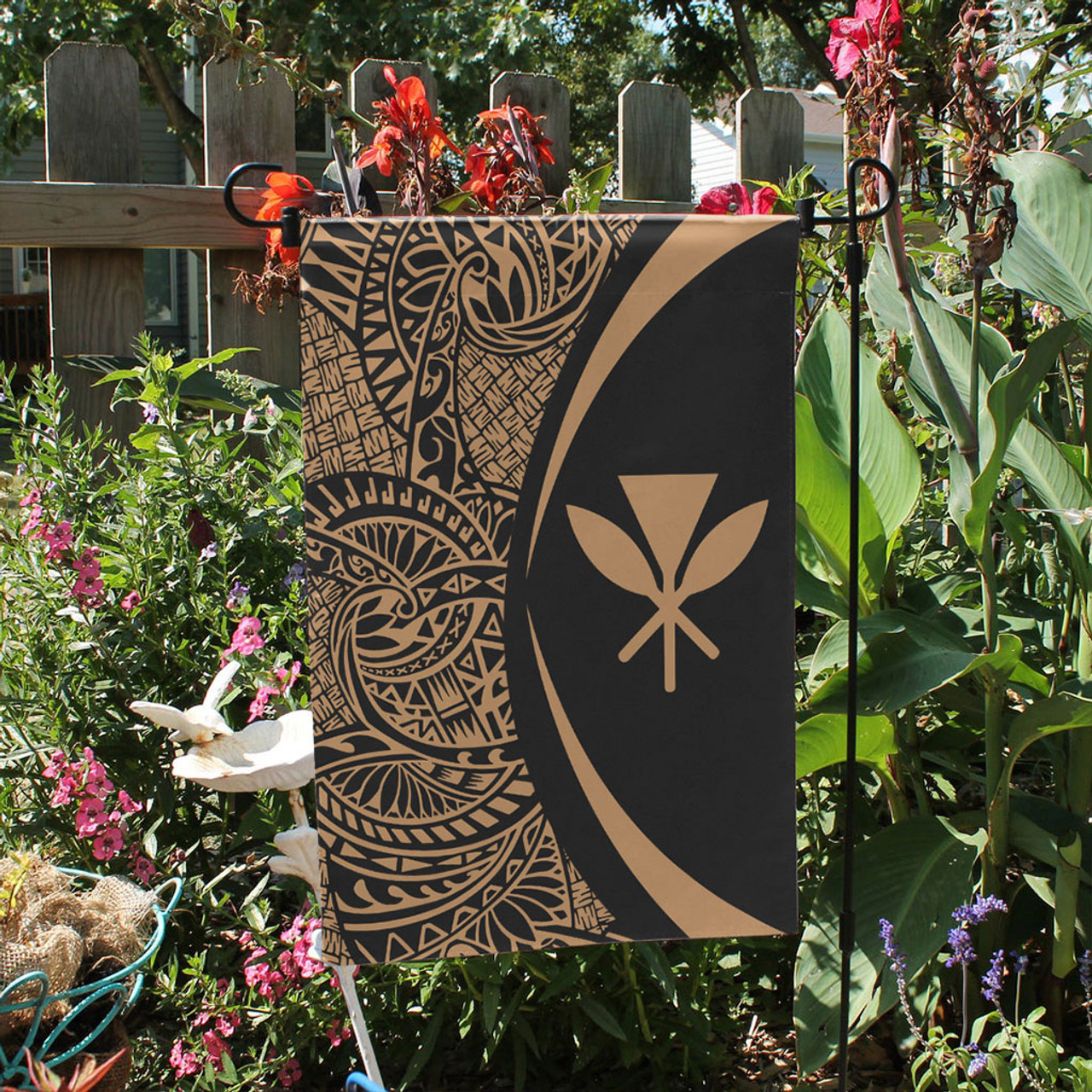 Hawaii Garden Flag Kanaka Lauhala Circle Gold