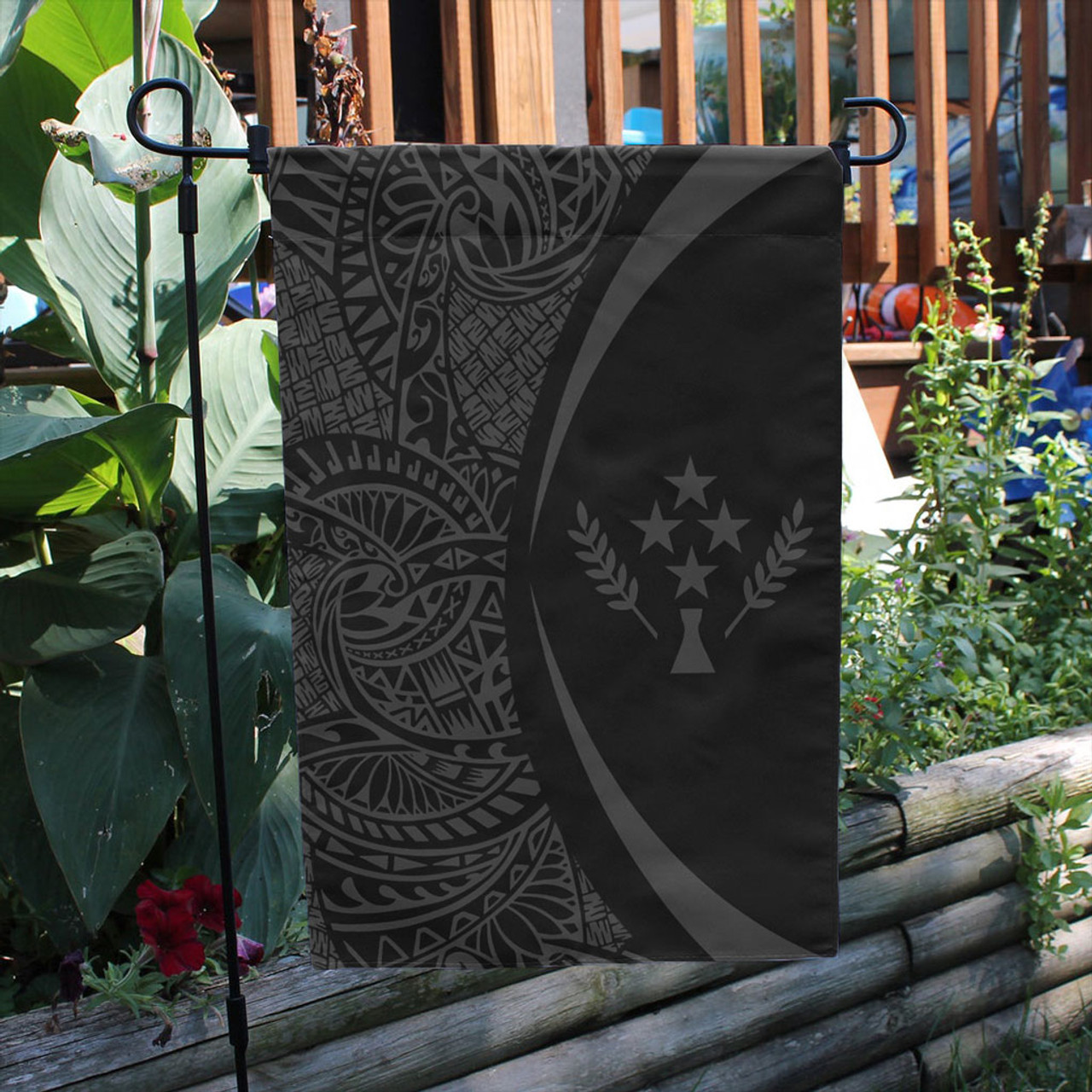 Kosrae Garden Flag Lauhala Circle Grey