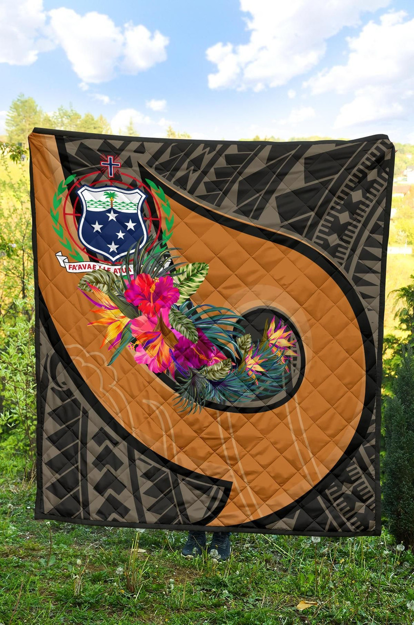 Samoa Premium Quilt - Polynesian Hook And Hibiscus (Nude) 5