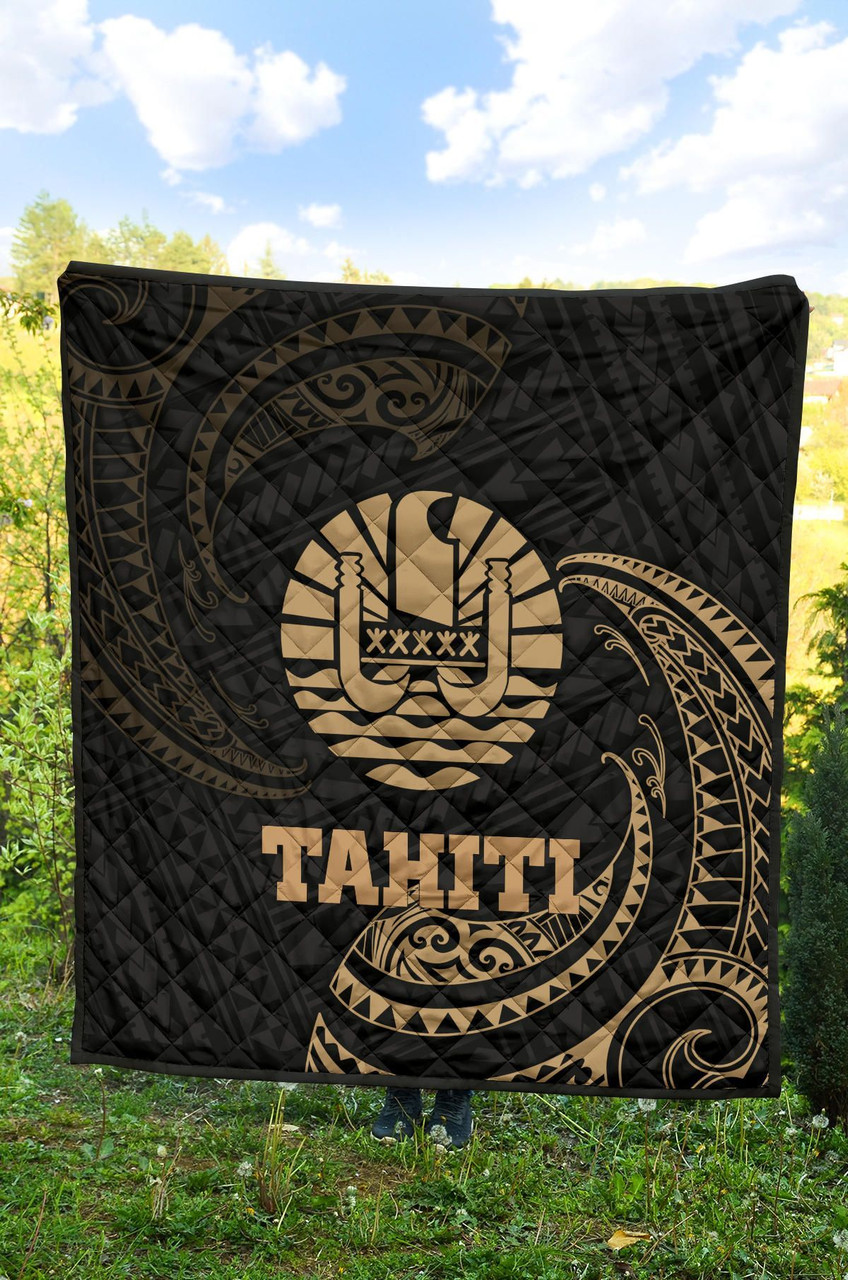 Tahiti Polynesian Premium Quilt - Gold Tribal Wave 5