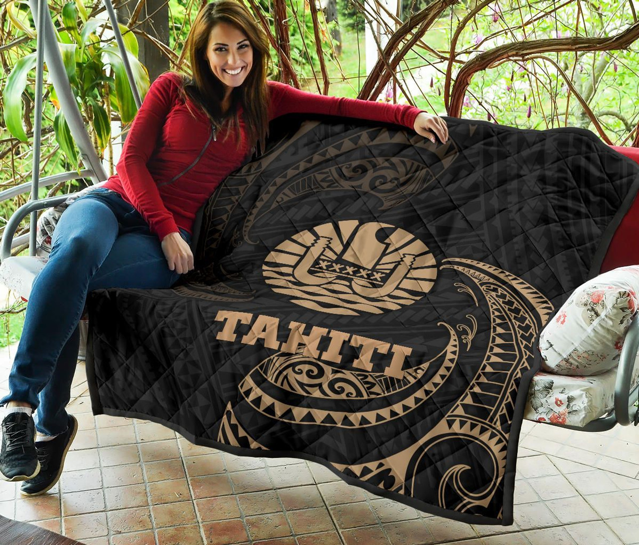 Tahiti Polynesian Premium Quilt - Gold Tribal Wave 8